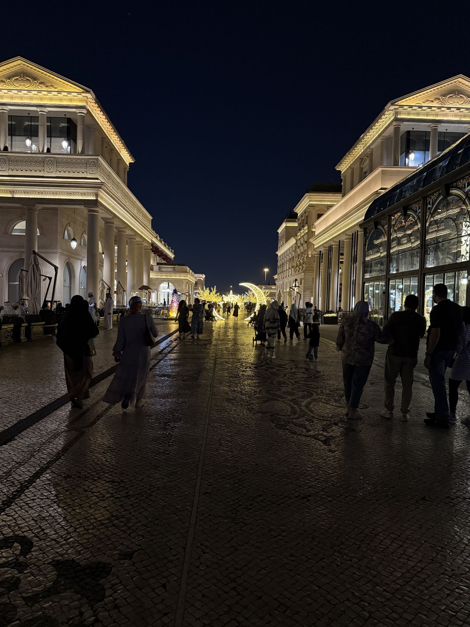 Place Vendôme Doha at night